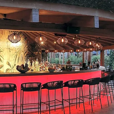 Biblos 5* ألاتشاتي