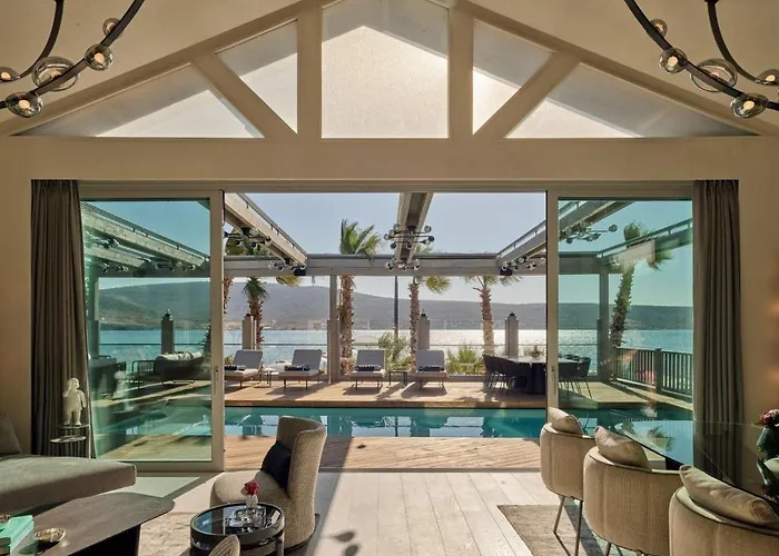 Отель Biblos 5*